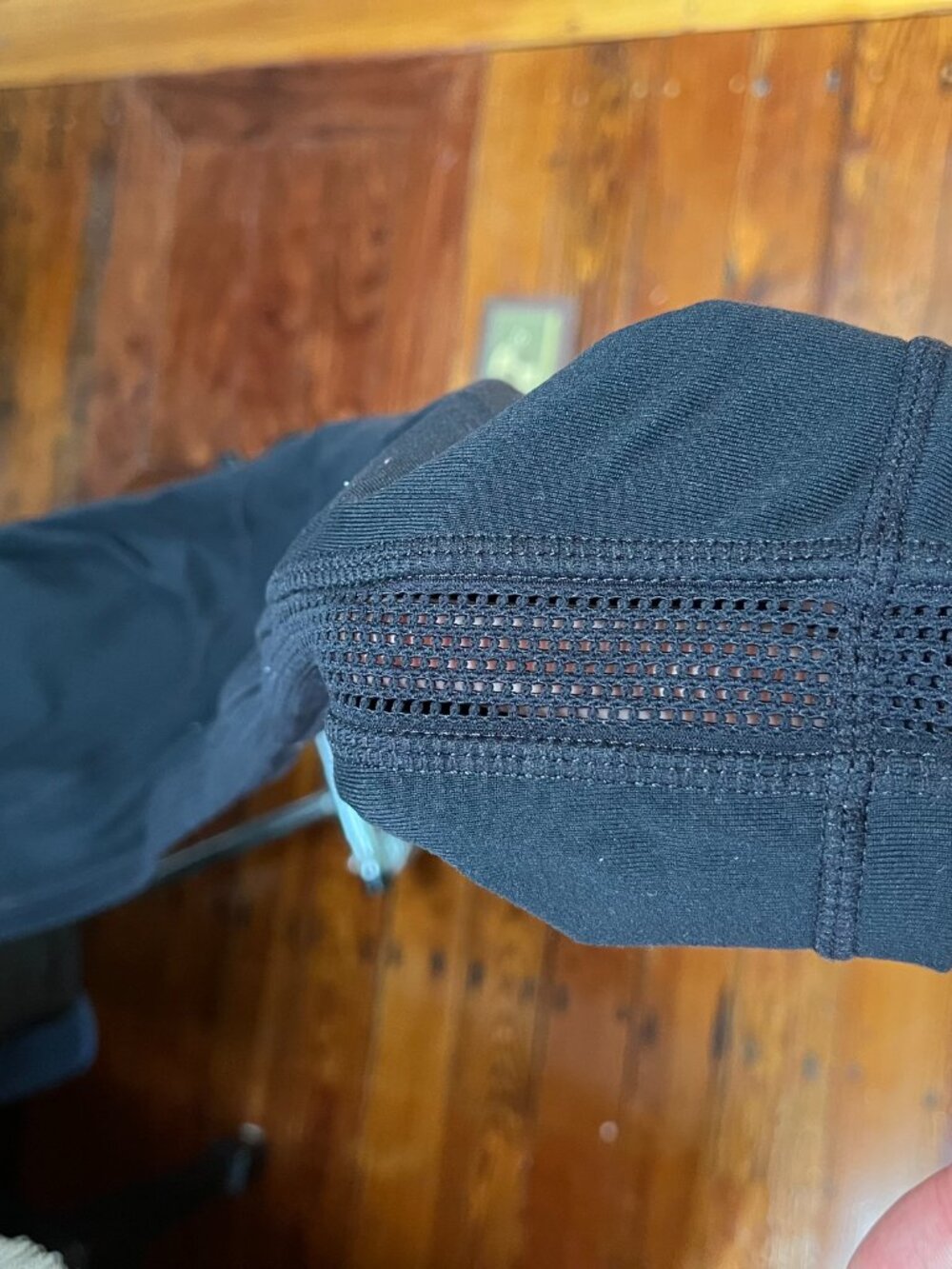 Athleta high rise cropped leggings with mesh - Picture 5 of 6